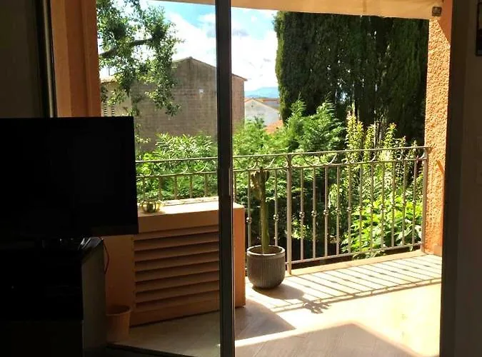 Belle Au Centre De Tropez Avec Piscine Et Garage * Saint-Tropez